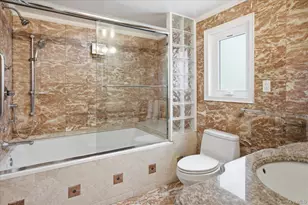26121 Pembroke Ave, Great Neck, NY 11020 - Photo 22