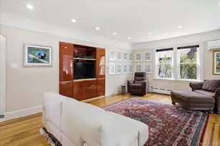 26121 Pembroke Ave, Great Neck, NY 11020 - Photo 6