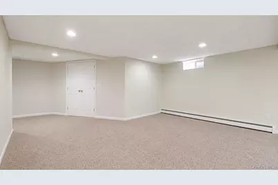 2442 6th Avenue, East Meadow, NY 11554 - Photo 32
