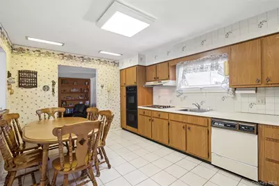 52 Center Street, Ronkonkoma, NY 11779 - Photo 4