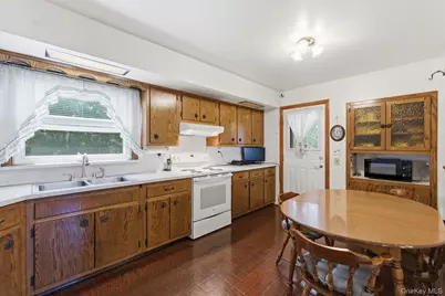 [Address not provided], Lindenhurst, NY 11757 - Photo 6
