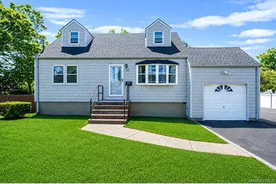 337 S 14th Street, Lindenhurst, NY 11757 - Photo 1
