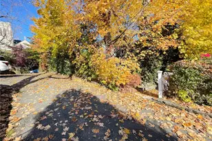 12 Ervilla Dr, Larchmont, NY 10538 - Photo 32
