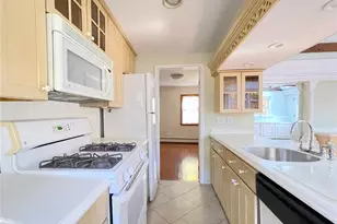 12 Ervilla Dr, Larchmont, NY 10538 - Photo 28