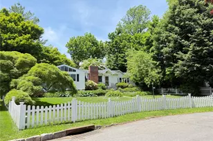 12 Ervilla Dr, Larchmont, NY 10538 - Photo 2