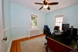 18 Cedar Dr, Huntington, NY 11743 - Photo 12