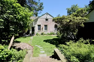 18 Cedar Dr, Huntington, NY 11743 - Photo 24