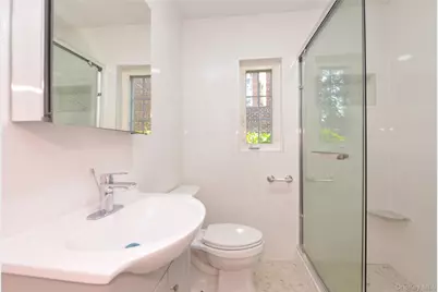 43-34 192 Street #2nd Floor, Flushing, NY 11538 - Photo 4