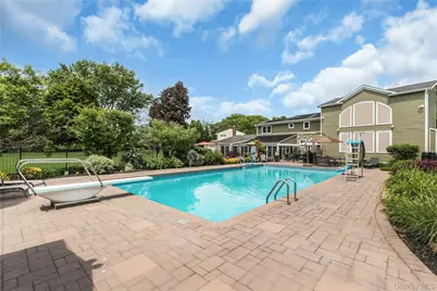 2 Eton Court, Plainview, NY 11803 - Photo 32