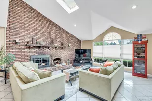 2 Eton Ct, Plainview, NY 11803 - Photo 8