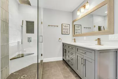 2 Eton Court, Plainview, NY 11803 - Photo 24