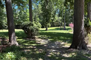 415 Clubhouse Ct, Coram, NY 11727 - Photo 2