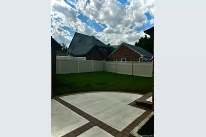 191 Brixton Road S, Garden City, NY 11530 - Photo 32