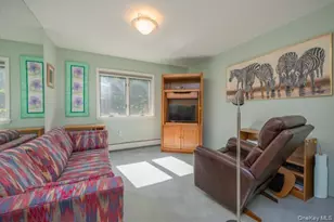 19 W Gate Rd, Suffern, NY 10901 - Photo 32