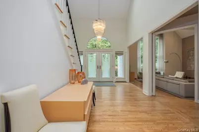 19 W Gate Road, Suffern, NY 10901 - Photo 12