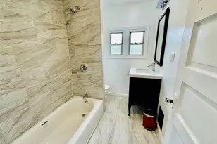 111-24 170th St, Jamaica, NY 11433 - Photo 10