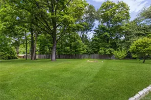 1 Hunting Ridge Rd, White Plains, NY 10605 - Photo 44