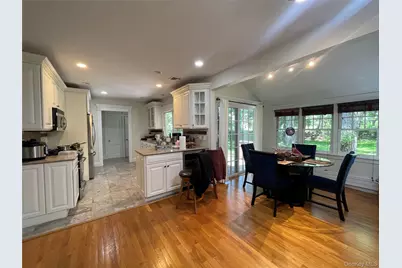 38 Gedney Park Drive, White Plains, NY 10605 - Photo 8