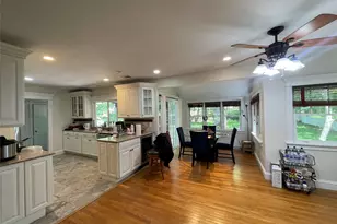 38 Gedney Park Dr, White Plains, NY 10605 - Photo 10