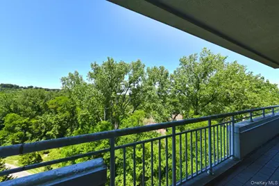 100 Harborview Drive #555, Port Washington, NY 11050 - Photo 32