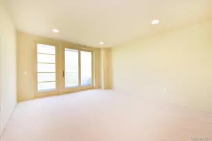 100 Harbor View Dr, Port Washington, NY 11050 - Photo 18