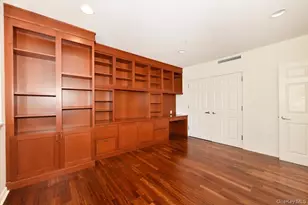 100 Harbor View Dr, Port Washington, NY 11050 - Photo 24