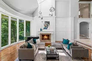 5 Coachman's Ct, Old Westbury, NY 11568 - Photo 2