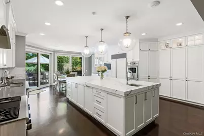 5 Coachmans Court, Old Westbury, NY 11568 - Photo 18