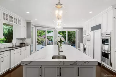 5 Coachmans Court, Old Westbury, NY 11568 - Photo 16