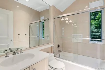 5 Coachmans Court, Old Westbury, NY 11568 - Photo 28