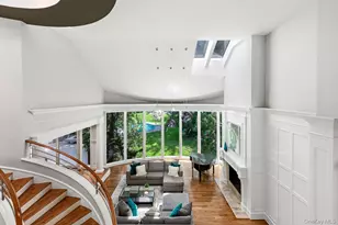 5 Coachman's Ct, Old Westbury, NY 11568 - Photo 4