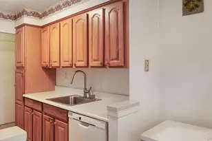 385 McLean Ave, Yonkers, NY 10705 - Photo 10