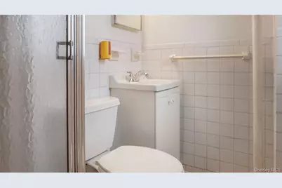 385 McLean Avenue #3B, Yonkers, NY 10705 - Photo 16