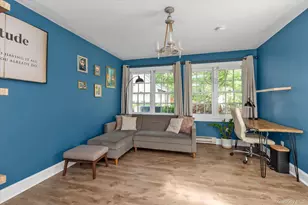 26 Latimer Ct, Rockville Centre, NY 11570 - Photo 10