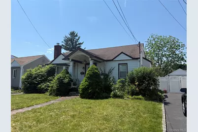 218 Park Avenue, Hicksville, NY 11801 - Photo 1