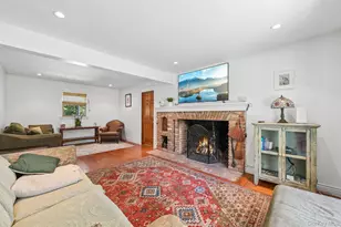 38 Conscience Cir, East Setauket, NY 11733 - Photo 10
