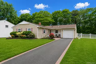 154 Spiral Rd, Holtsville, NY 11742 - Photo 2