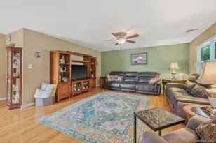 154 Spiral Rd, Holtsville, NY 11742 - Photo 12