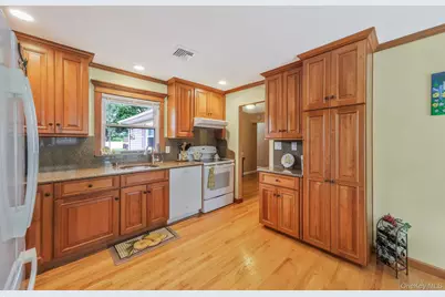 154 Spiral Road, Holtsville, NY 11742 - Photo 18
