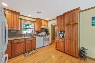 154 Spiral Rd, Holtsville, NY 11742 - Photo 18