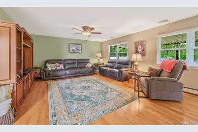 154 Spiral Road, Holtsville, NY 11742 - Photo 10