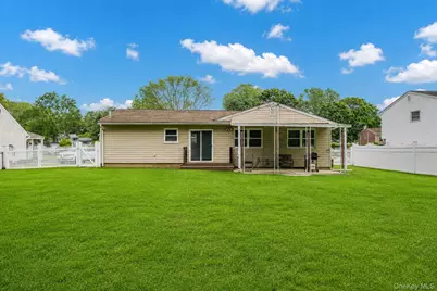 154 Spiral Road, Holtsville, NY 11742 - Photo 6