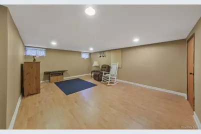 154 Spiral Road, Holtsville, NY 11742 - Photo 28