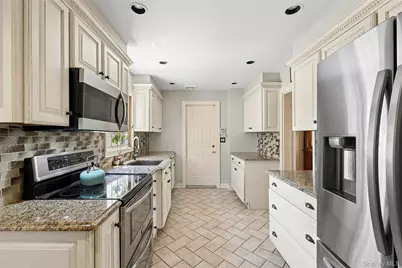 58 Park Lane, Rockville Centre, NY 11570 - Photo 14