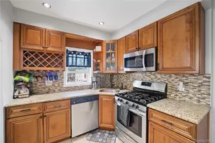2548 Woodhull Ave, Bronx, NY 10469 - Photo 10