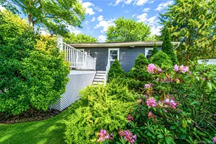 28 Royal Oak Dr, Huntington, NY 11743 - Photo 34