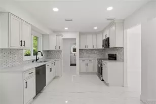 4 Summercress Ln, Coram, NY 11727 - Photo 8