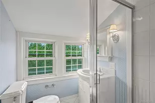 118 4th St, Garden City, NY 11530 - Photo 32
