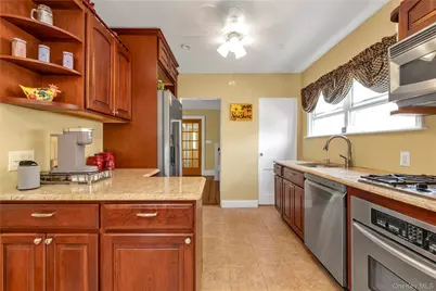 57 Malden Avenue, Lynbrook, NY 11563 - Photo 12