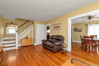 57 Malden Avenue, Lynbrook, NY 11563 - Photo 8